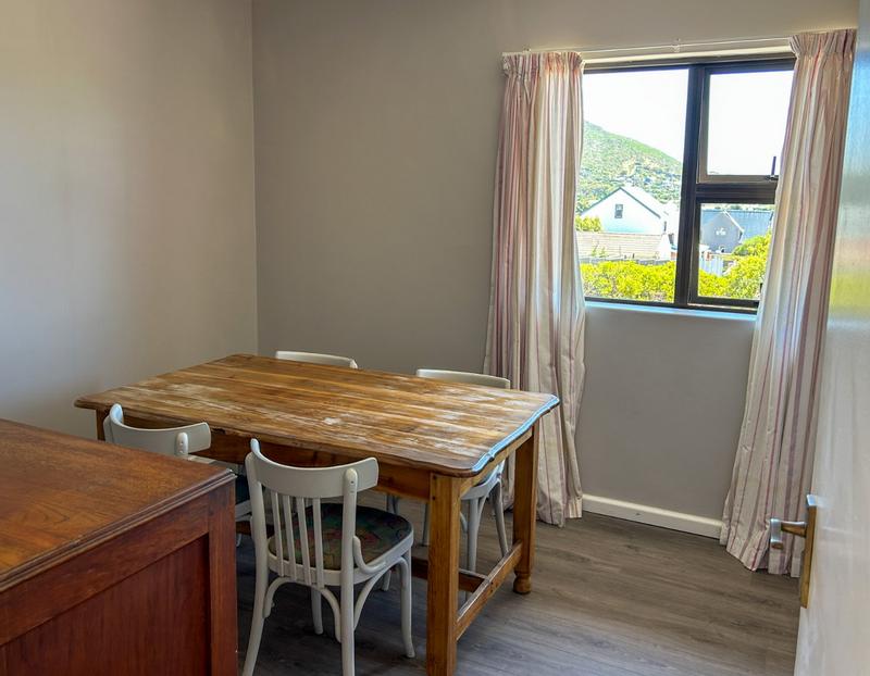 5 Bedroom Property for Sale in Capri Western Cape
